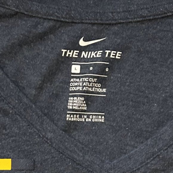 Nike Women's Blue Short Sleeve University of Michigan Wolverines T-Shirt Large - Picture 2 of 3